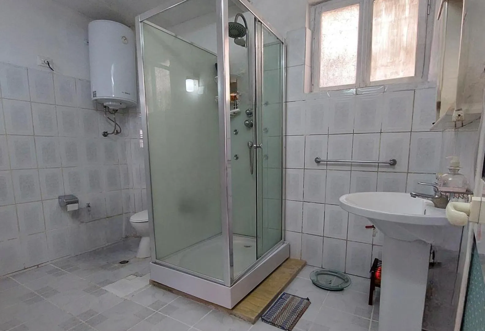 Friendship Dorms Hostel شكودر